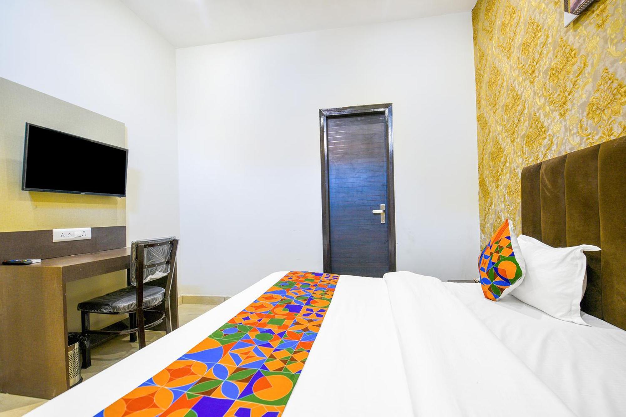 Fabhotel Royal Regency I Ludhiana Buitenkant foto